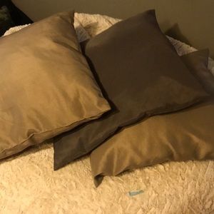 *Feature* NWOT Crate&Barrel Soft, Comfy Pillows